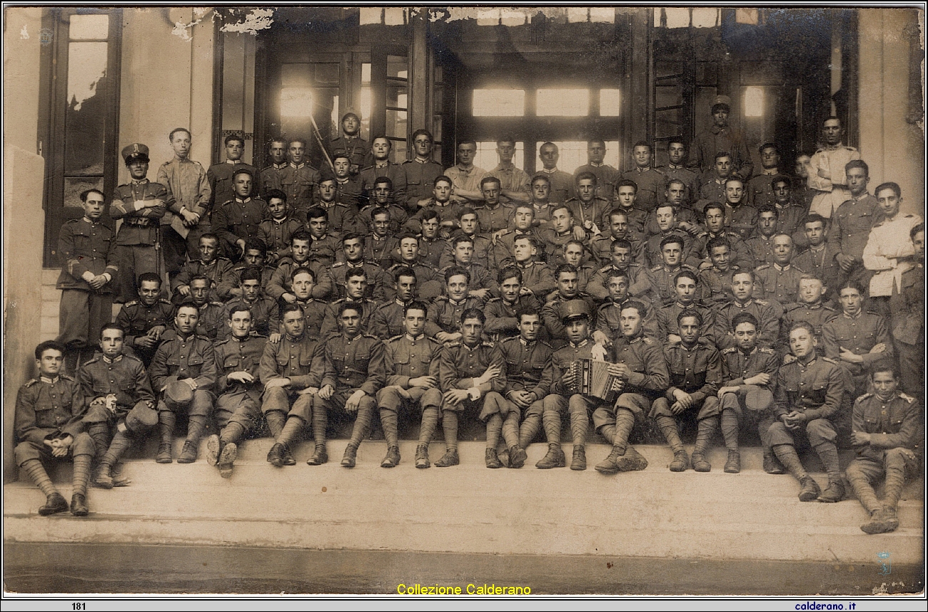 Militari con Marateoto a Fiume.jpeg