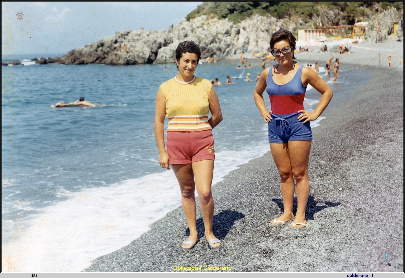 Carmelina Mazzeo e Liliana Maestri a Marina 1971.jpeg