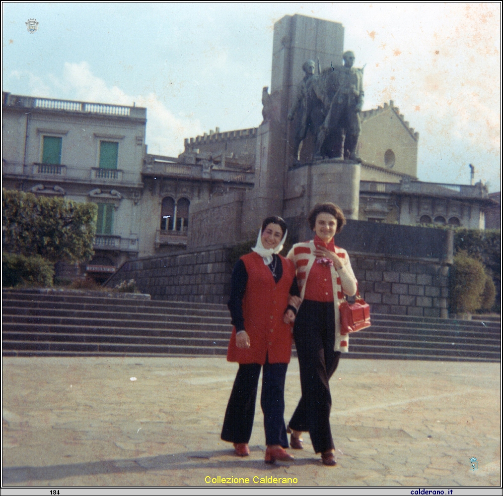 Carmelina Mazzeo e Rosamaria Bosone 1970.jpeg