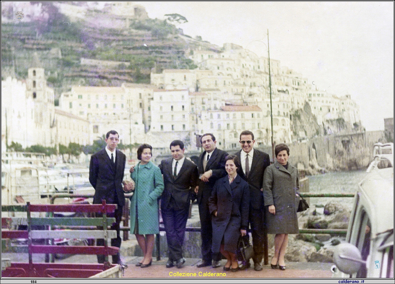 Ciccillo e Silvana Colavolpe, Giovanni Esposito, Biagio Calderano Senior, Liliana Colavolpe, Biasino e Carmelina Mazzeo ad Amalfi aprile 1967.jpeg