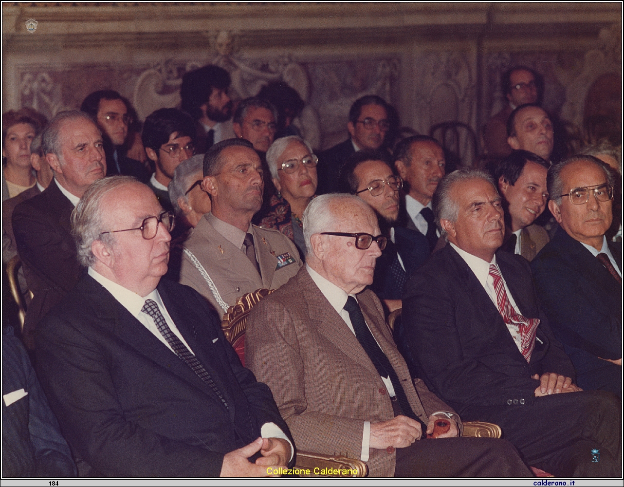 Francesco Sisinni con Giovanni Spadolini e il Presedente della Repubblica Sandro Pertini ed Emilio Colombo.jpeg