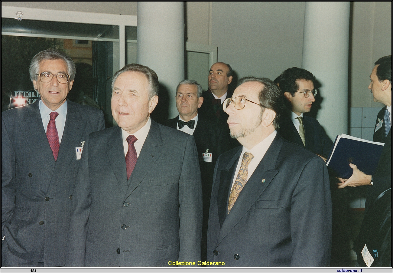 Francesco Sisinni con il Presidente della Repubblica Carlo Azelio Ciampi.jpeg
