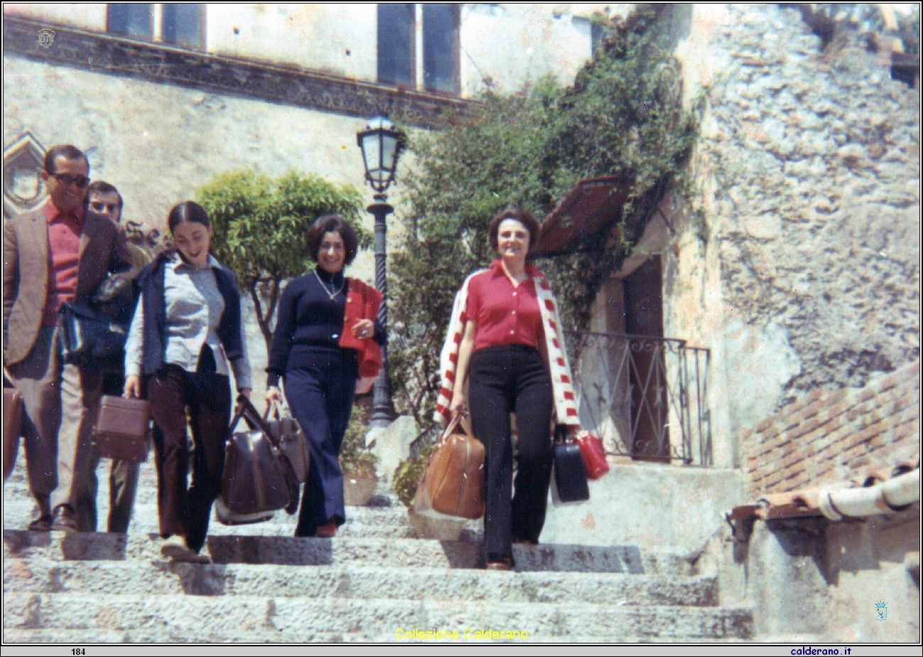 Maria, Carmelina Mazzeo e Rosamaria Bosone - Taormina 1970.jpeg