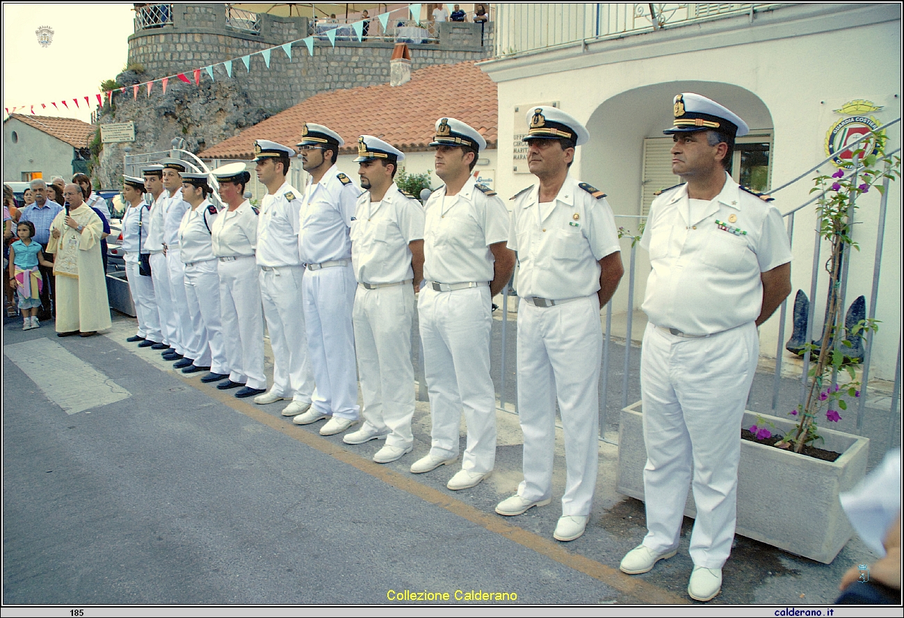 Picchetto d'onore della Marina Militare alla Processione della Madonna di Portosalvo 29-06-2008.jpg