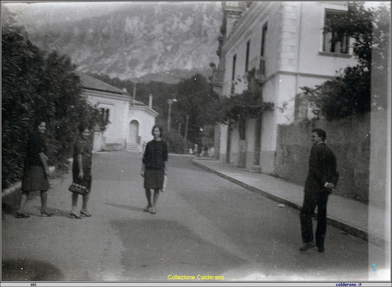 Silvana Colavolpe, Carmelina Mazzeo, Liliana Colavolpe e Ninetto Mordente in via Mandarini.jpeg
