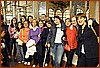 Le ragazze e il Parroco Don Adelmo Iacovino 13 Ottobre 2008 192.jpg