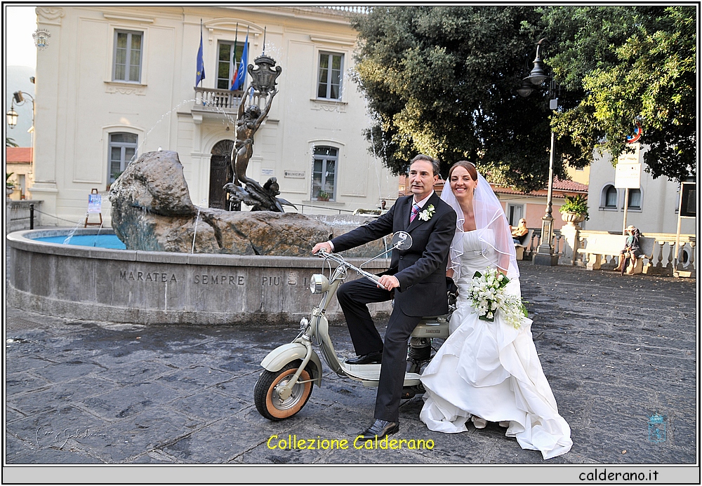Sposi sulla Lambretta 30-08-2010.jpg
