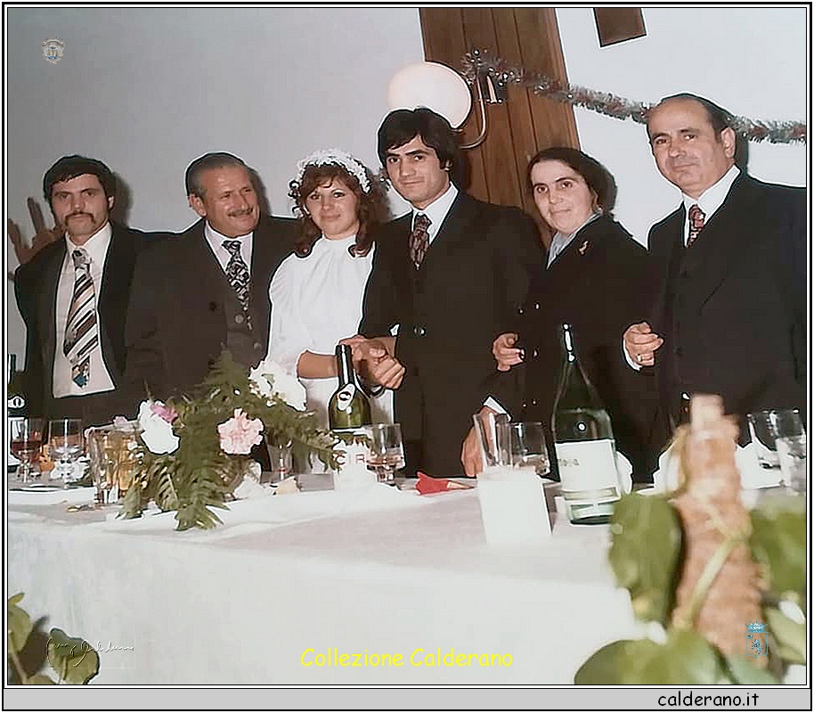 Gli sposi Mariannina Piro e Giovanni Manduca con Giovanni, Ciccillo, Carmen e l'Avvocato Piro.jpg
