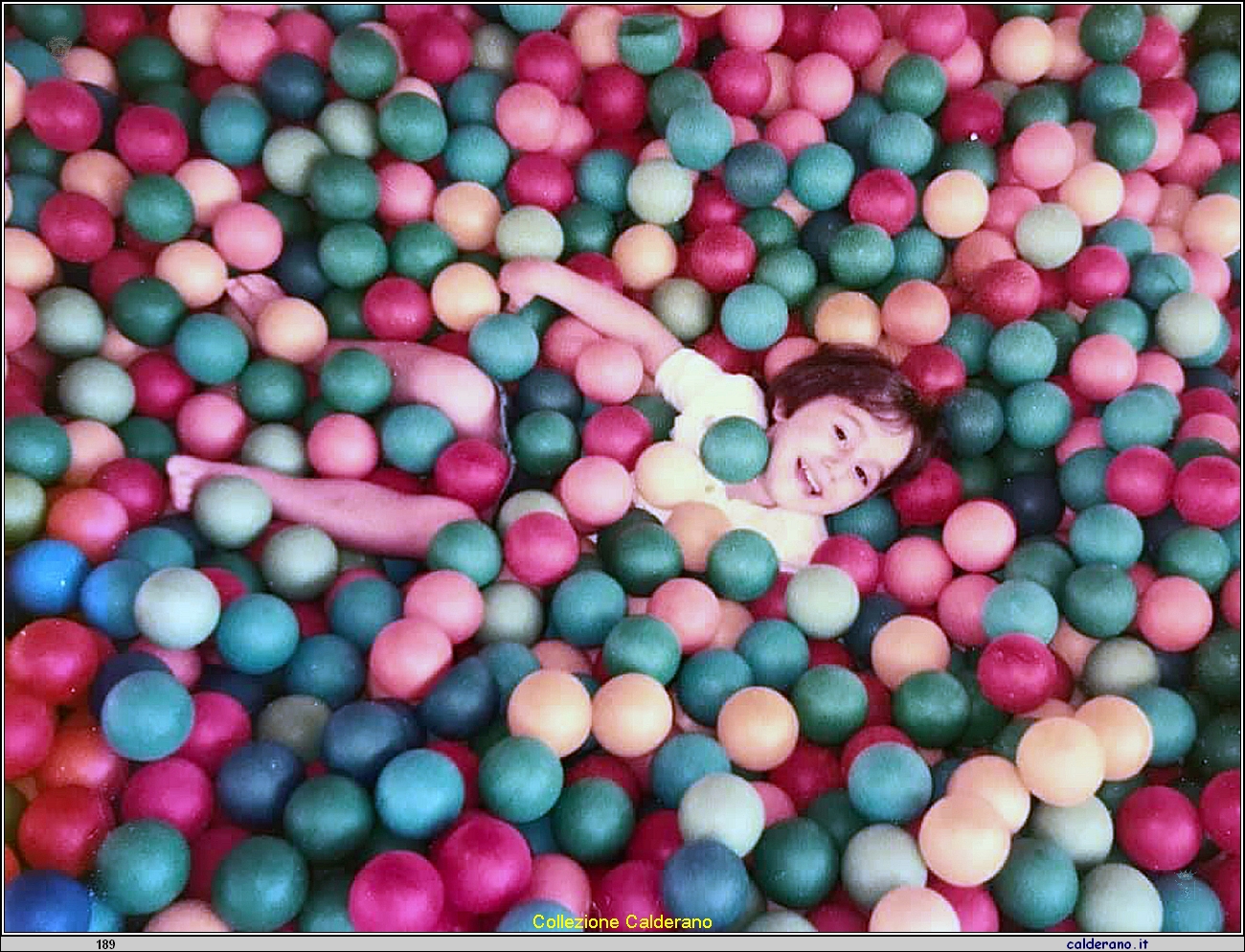 Corinna Schettino tra le biglie.JPG