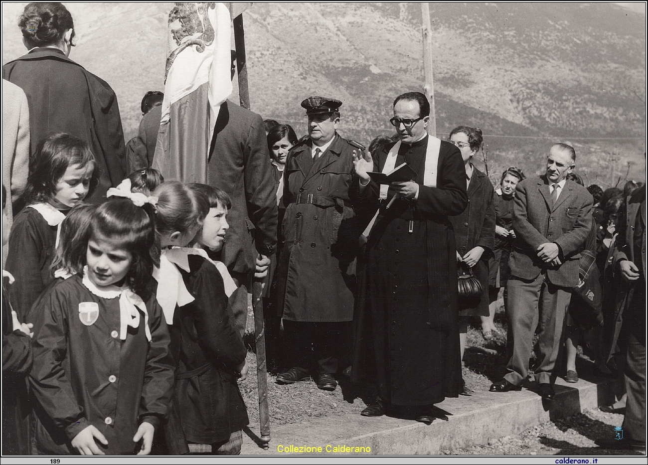 Festa degli alberi 21 marzo 1968 con Biagio Pastorino, Padre Romualdo e il Maresciallo Di Costanzo 1.jpeg