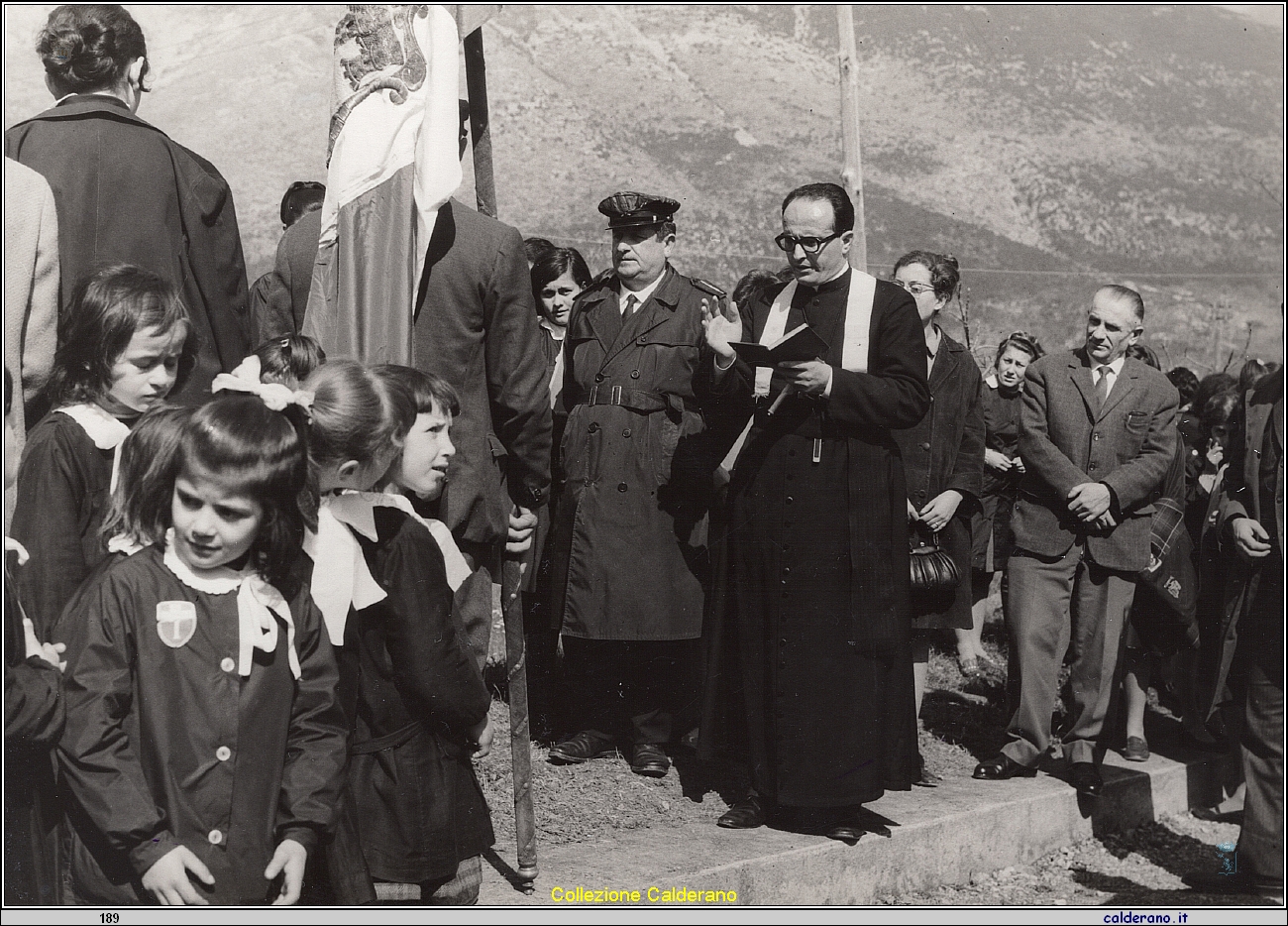 Festa degli alberi 21 marzo 1968 con Biagio Pastorino, Padre Romualdo e il Maresciallo Di Costanzo1.jpeg