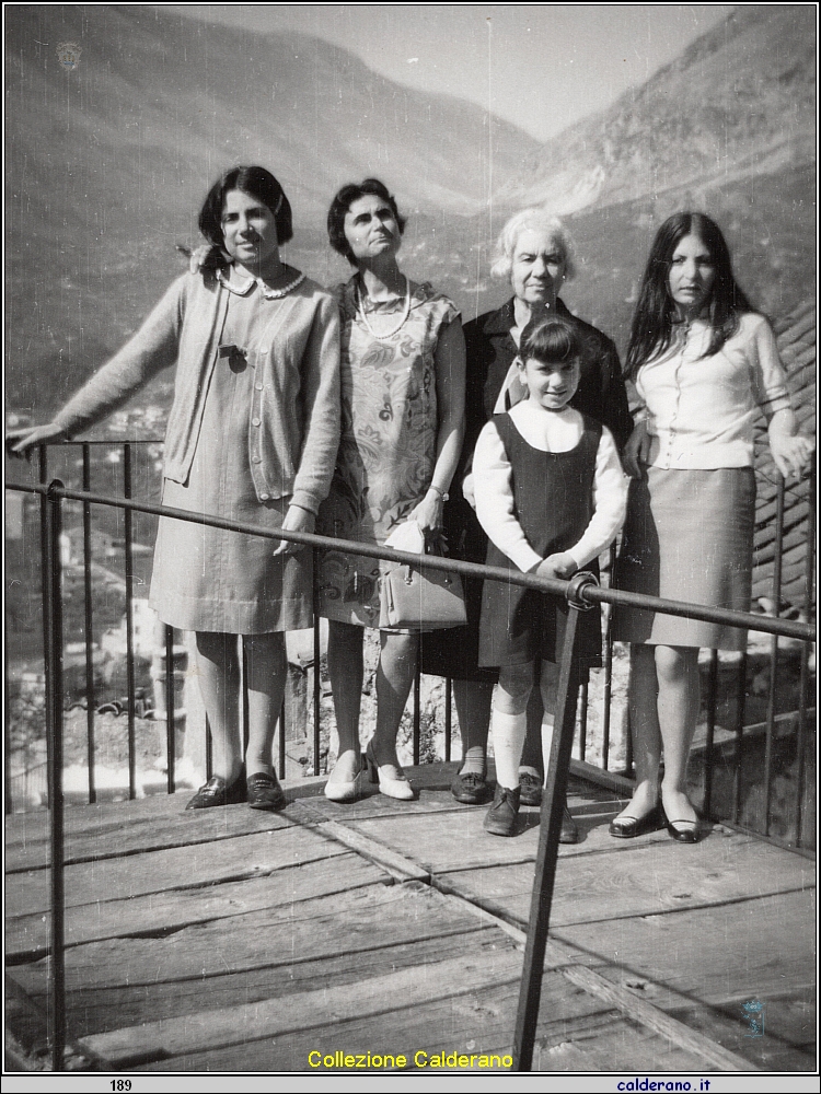 Licia Napoli e le ragazze 15-06-1969.jpeg