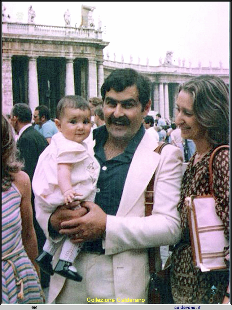 Virgilio Ciccio' con Figlia e Moglie.jpg