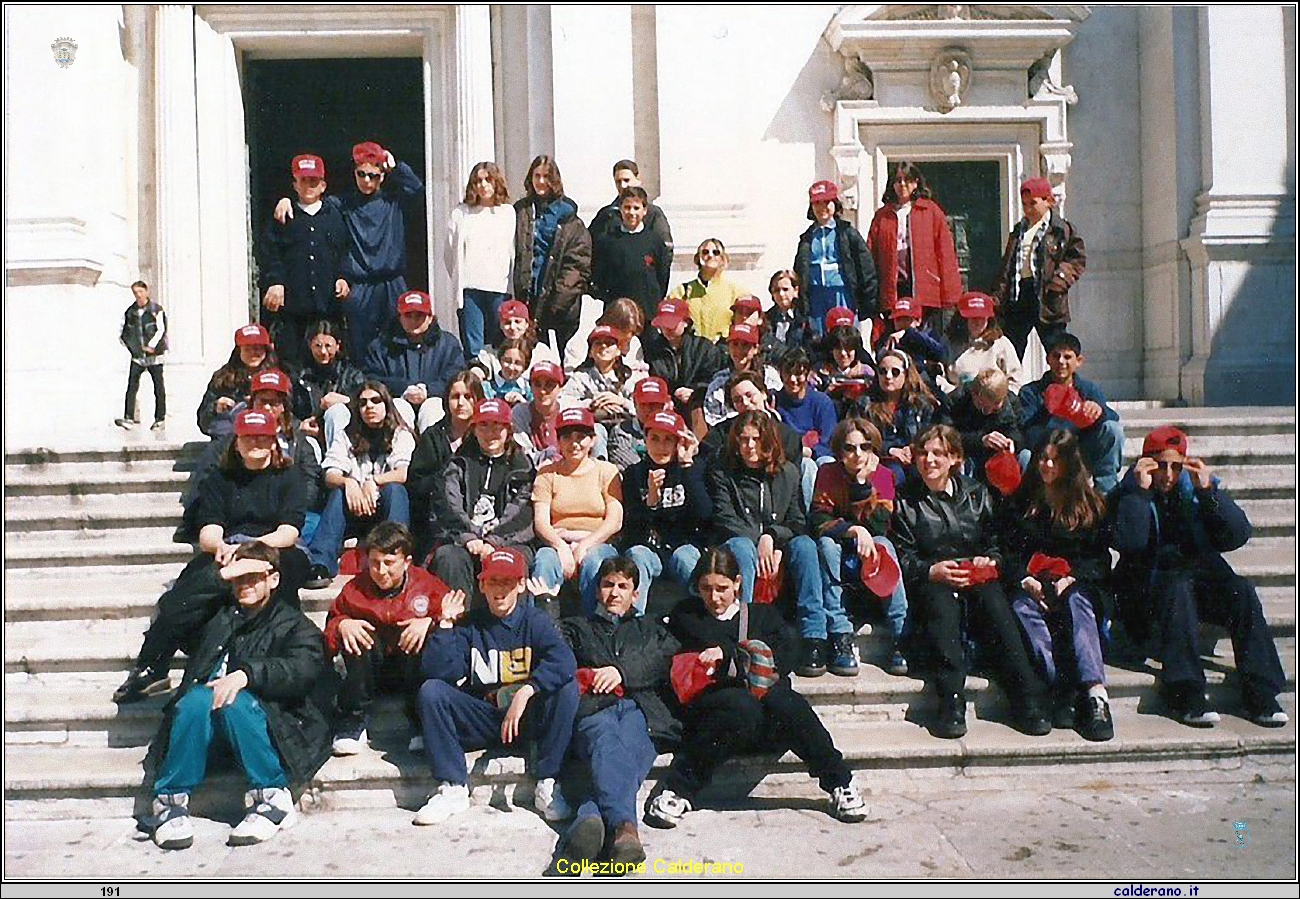 Alunni in Gita a Loreto - aprile 1998.jpg