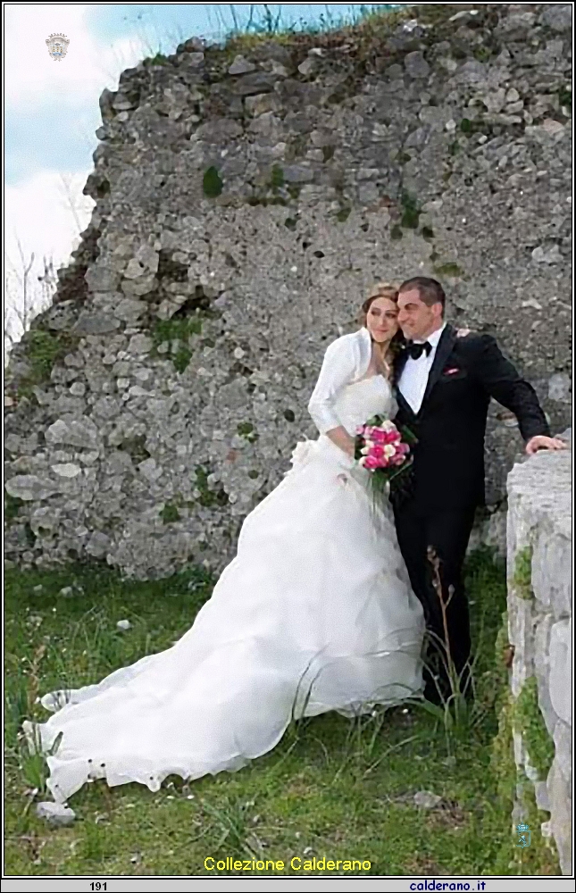 Sposi tra i ruderi del Castello Paolina Piscitelli e Antonio Viceconte.jpg