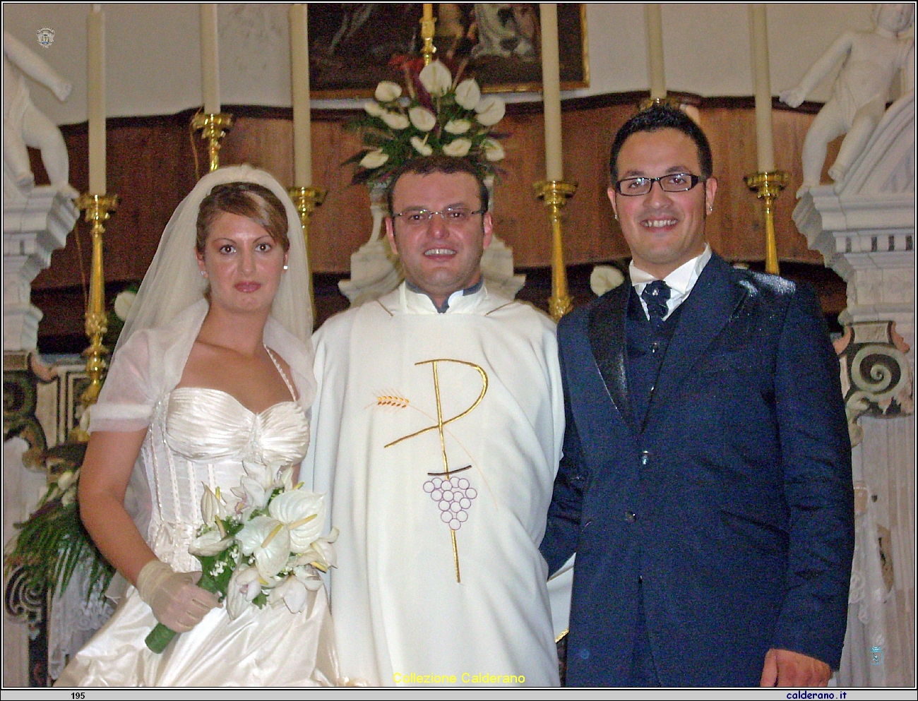 Sposi Maria Pia Panza, Don Adelmo Iacovino e Niko Tortorella 19-09-2009.jpg