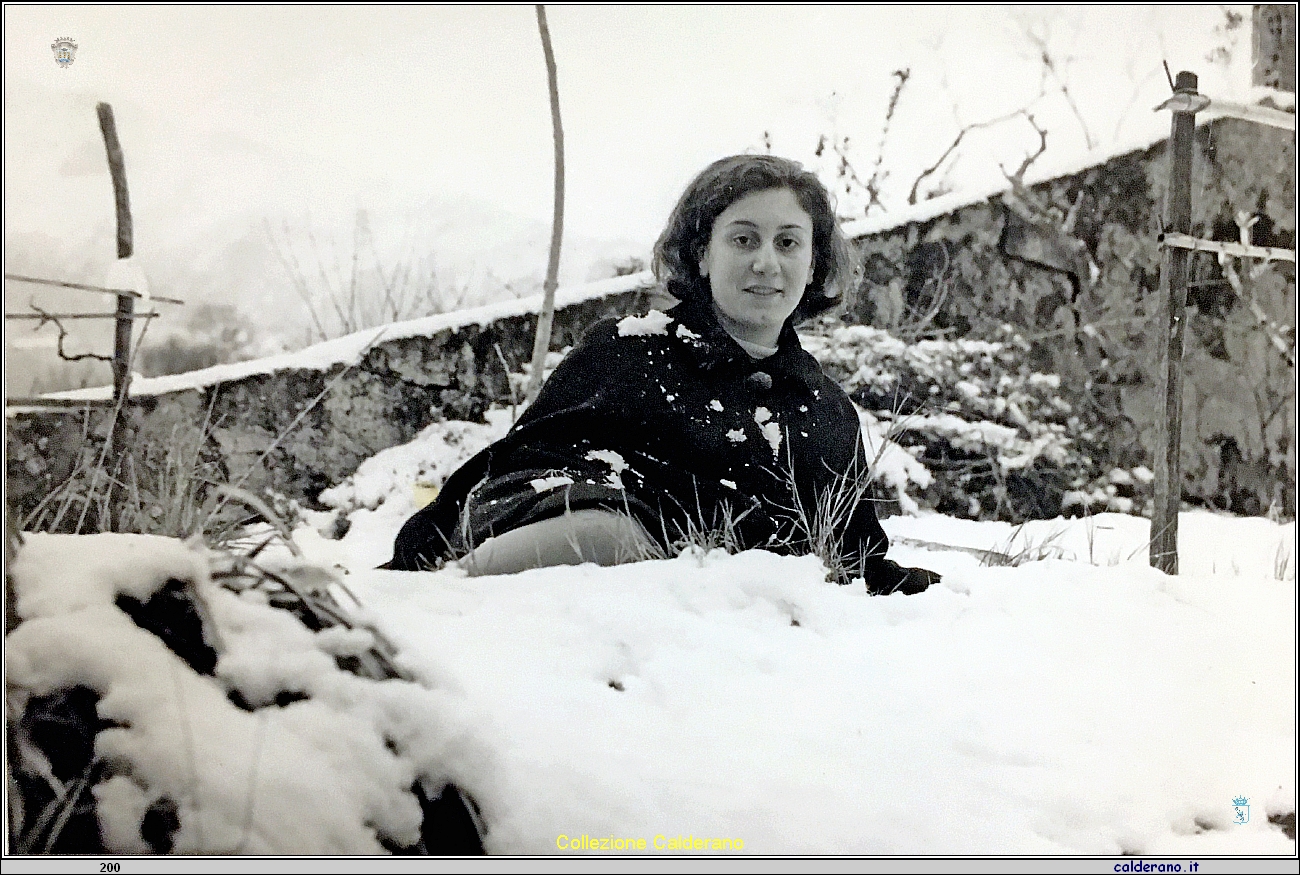 Studentessa del Magistrale Rosalba Caffarelli 21-05-1965.JPG