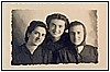 Maria, Amalia e Triestina Luongo (1940 circa).jpg