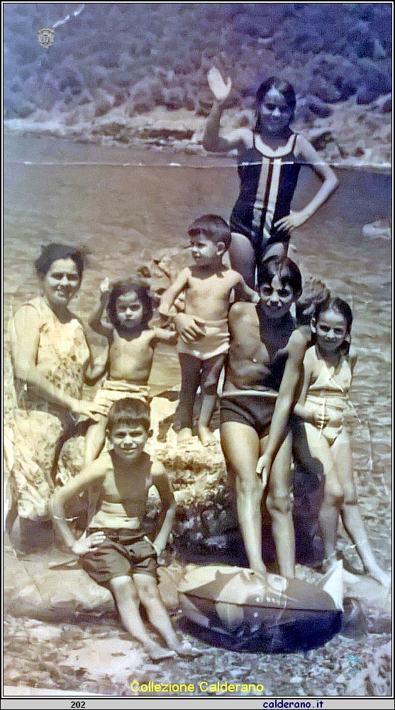 Iolanda Latella Maimone al mare.jpg