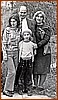 Angela Auriemma con il Papa' Pino, la Mamma Bice Napoli e la piccola Ornella Iaselli.jpeg