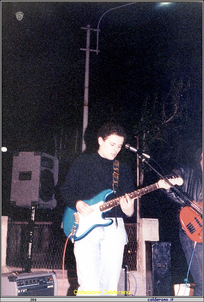 Fausto Di Trani con la chitarra .jpeg
