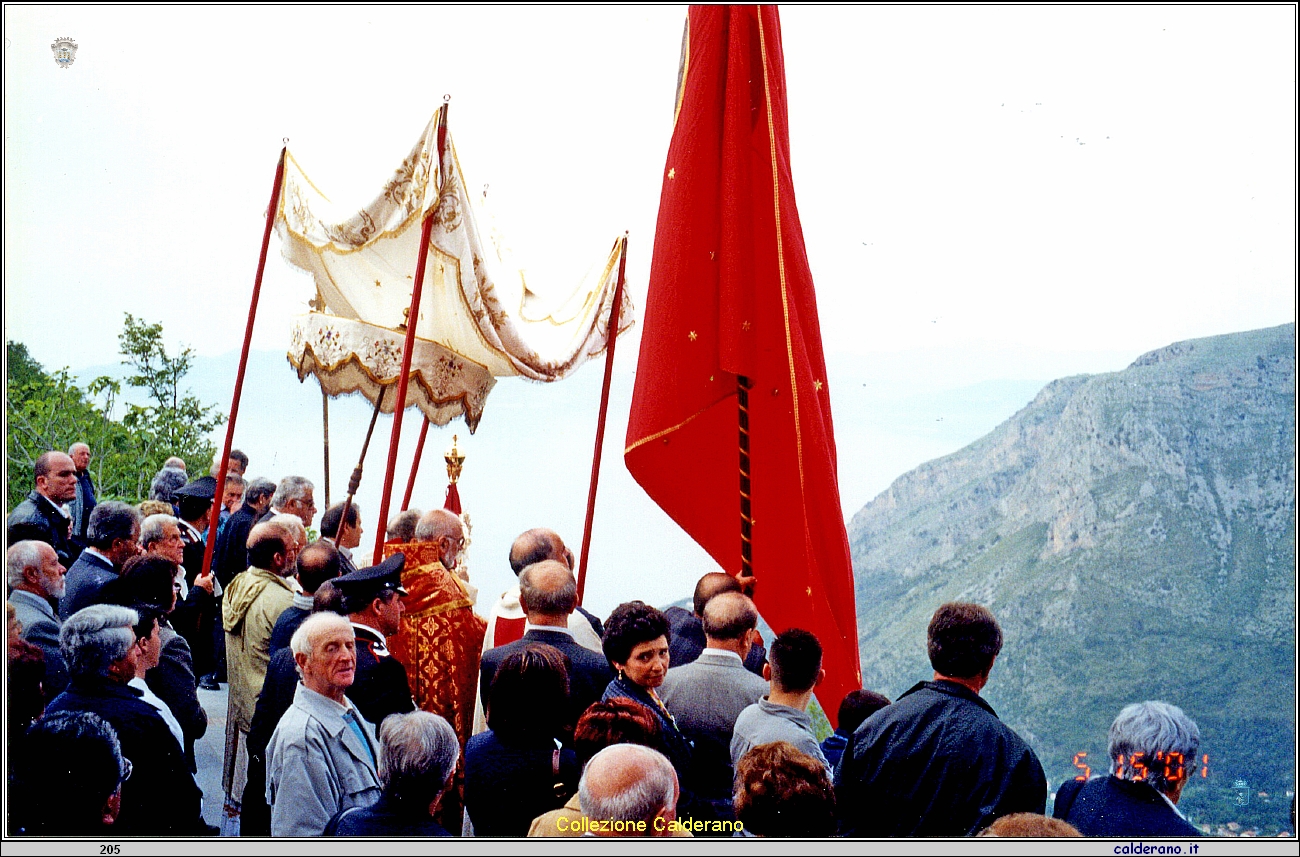 Benedizione nelle Quarantore con Nerses Bedros XIX Patriache de Cilicie des Armensies Catholiques 2001.jpg