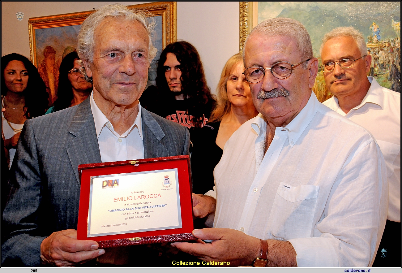 Mario Di Trani premia Emilio La Rocca 01-08-2013.JPG