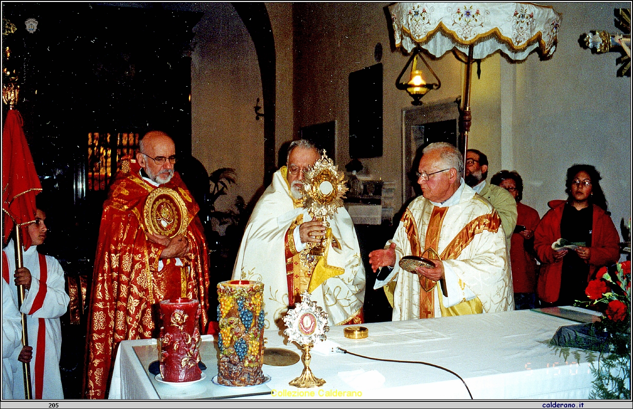 Sante quarantore nella Basilica di San Biagio di S.E. Nerdes Bedros XIX Patriarca degli Armeni Cattolici della Cilicia - 2001.jpg