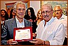 Mario Di Trani premia Emilio La Rocca 01-08-2013.JPG