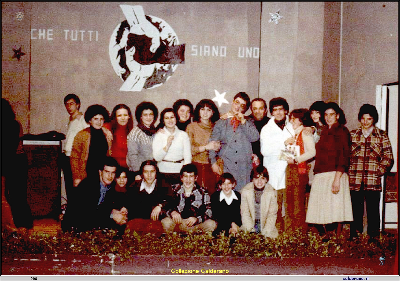 Partecipanti alla rappresentazione teatrale nel 1979.jpg
