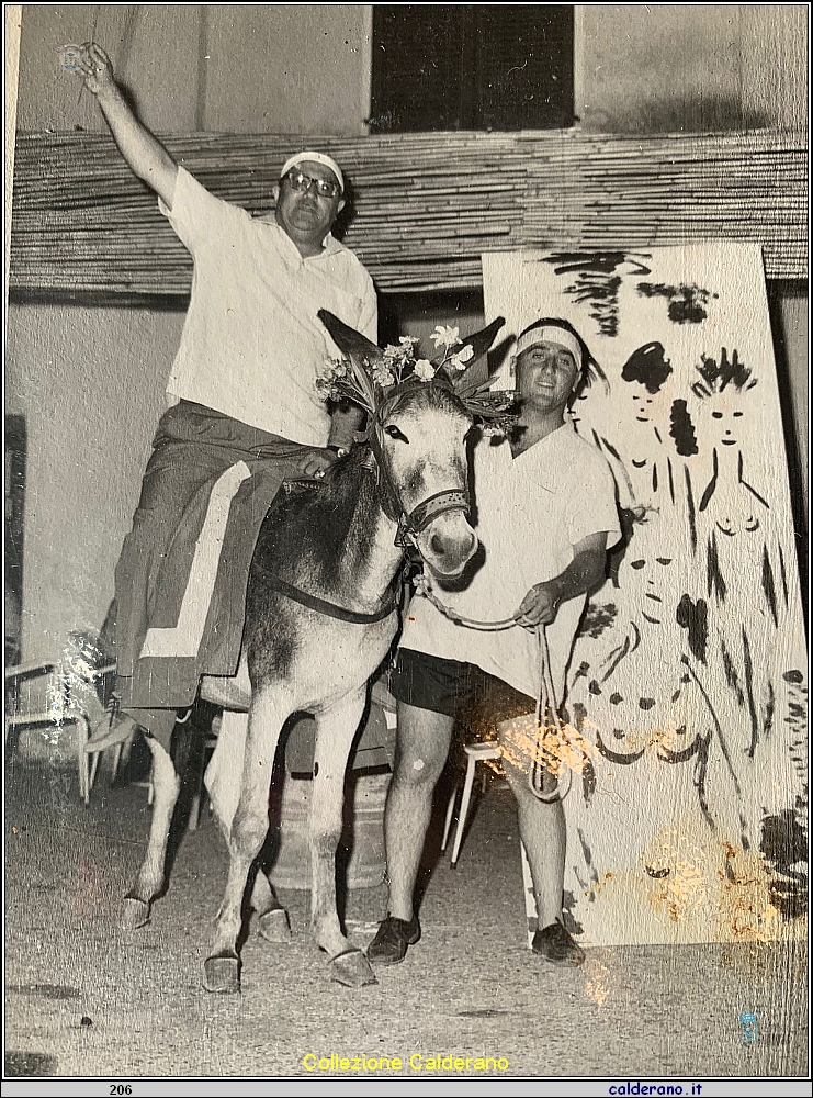 Tonino Schettino e Corrado Manzi - Caccia al tesoro a Piazza del Gesu'.jpg