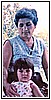 Pasqualina Vacca e la nipotina Angela Sandolo 1986.jpg