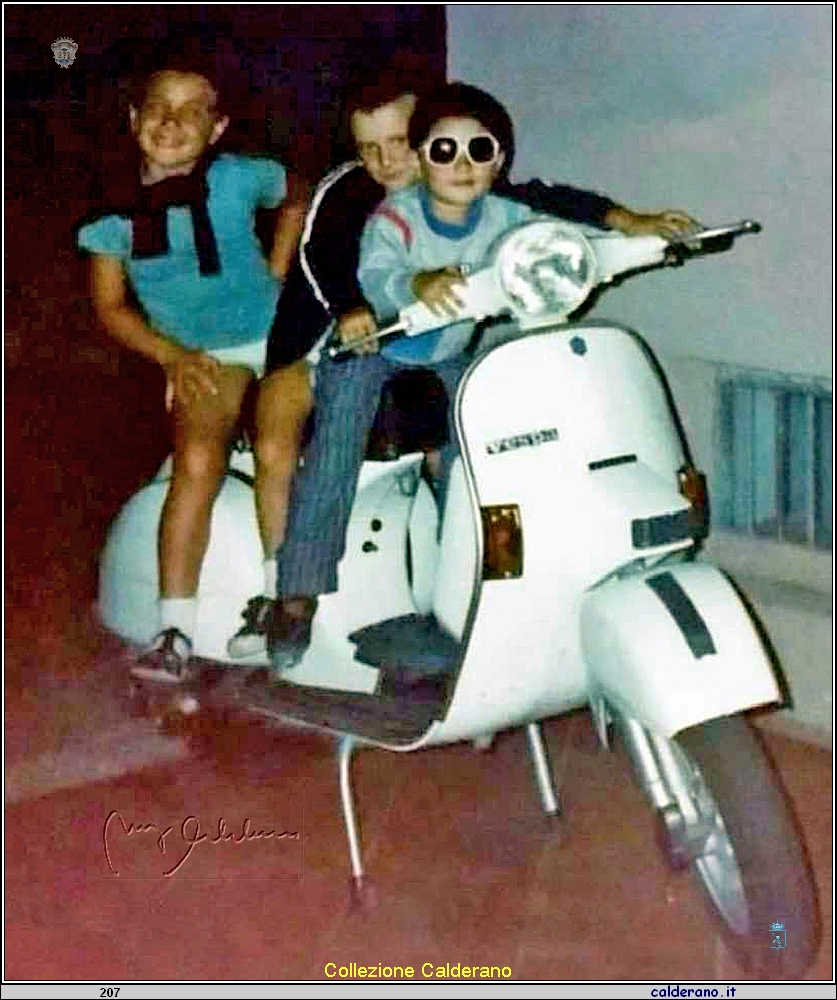 Cesare Cremonini e il suo fratello con Pierfranco De Marco.jpg