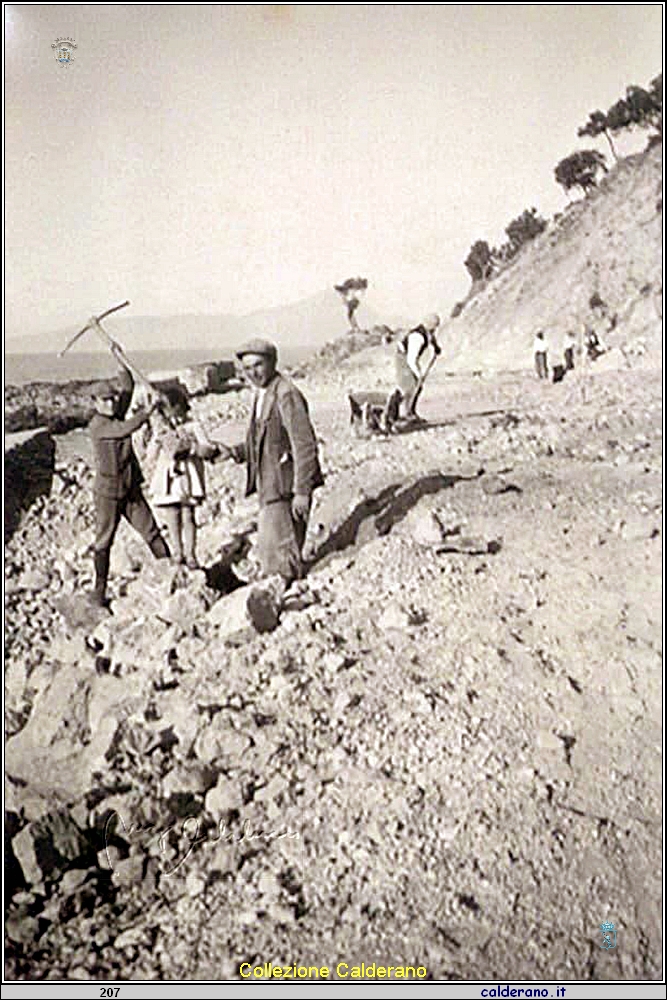 Costruzione della strada del Porto.JPG