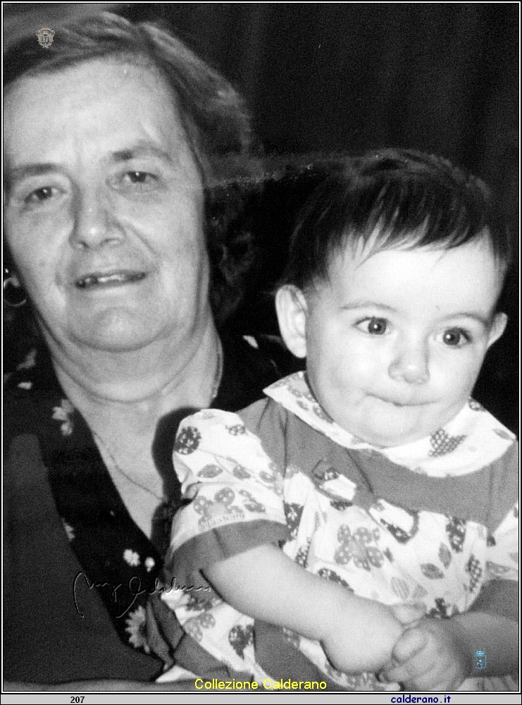 Maria Cupo con la Nonna.jpg