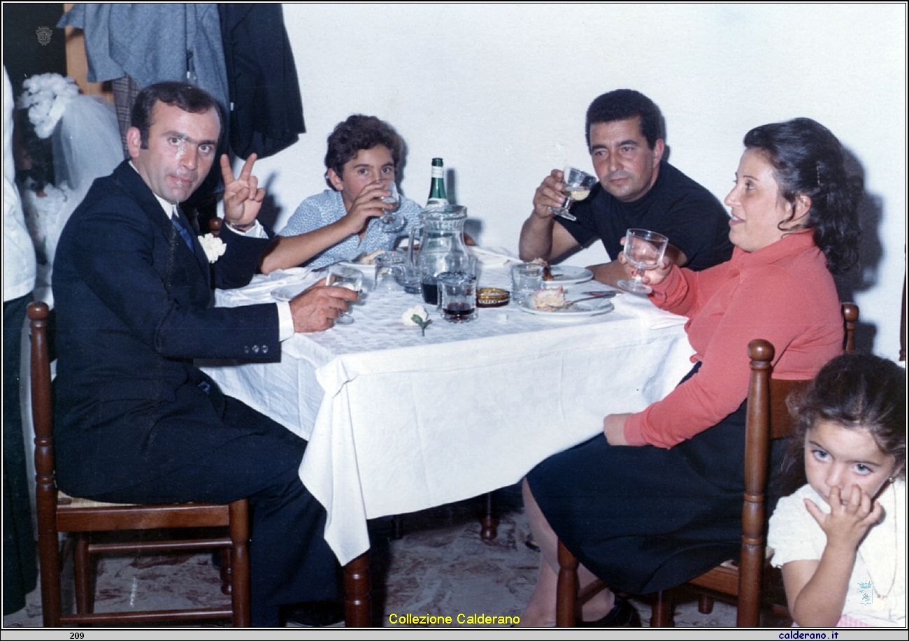 Felice Lammoglia, Antonio e Peppinello Della Morte e Lina MazzucaInvitati 5.jpeg