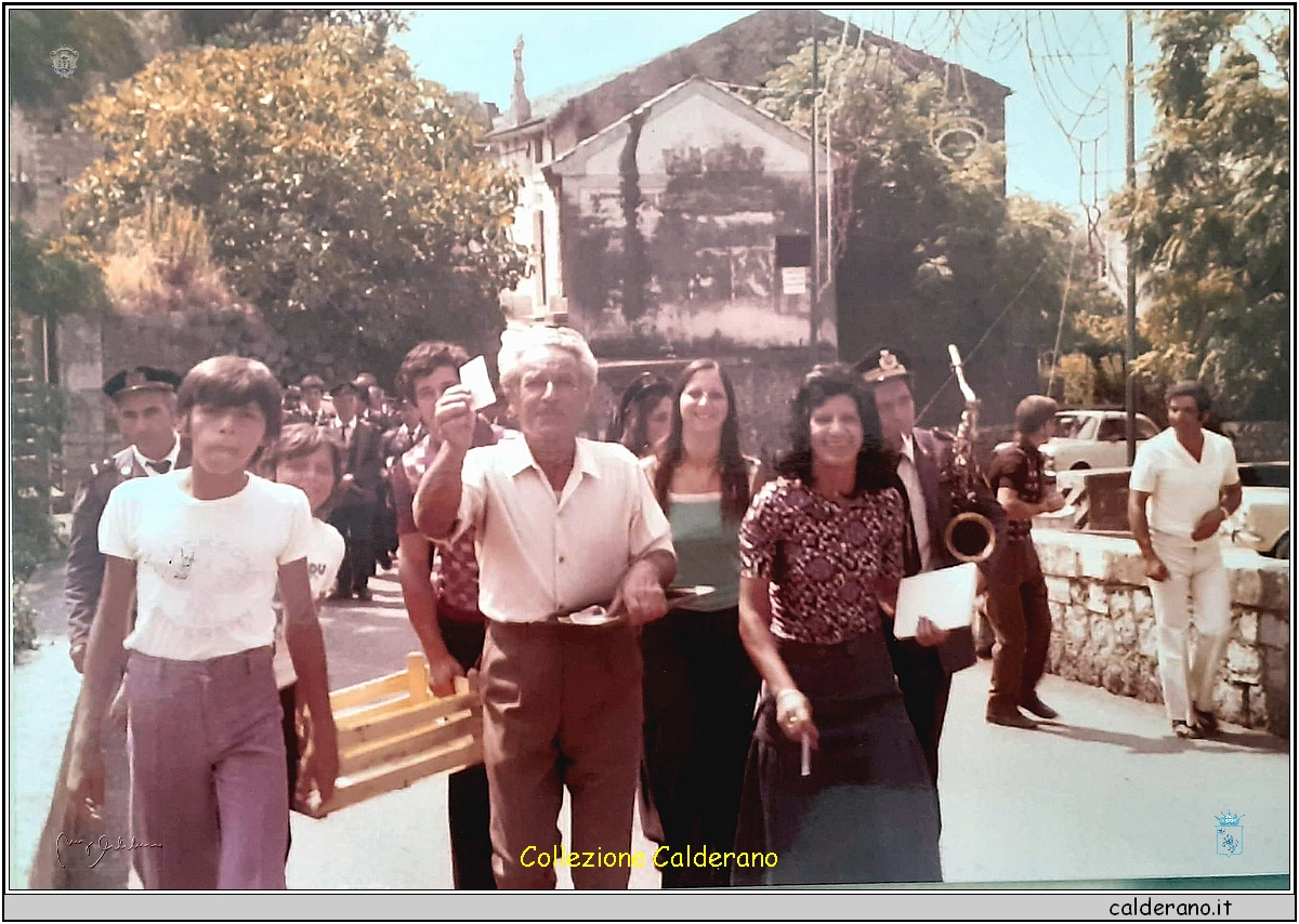 Processione ad Acquafredda della Madonna del Carmine - 3 agosto 1975.jpg