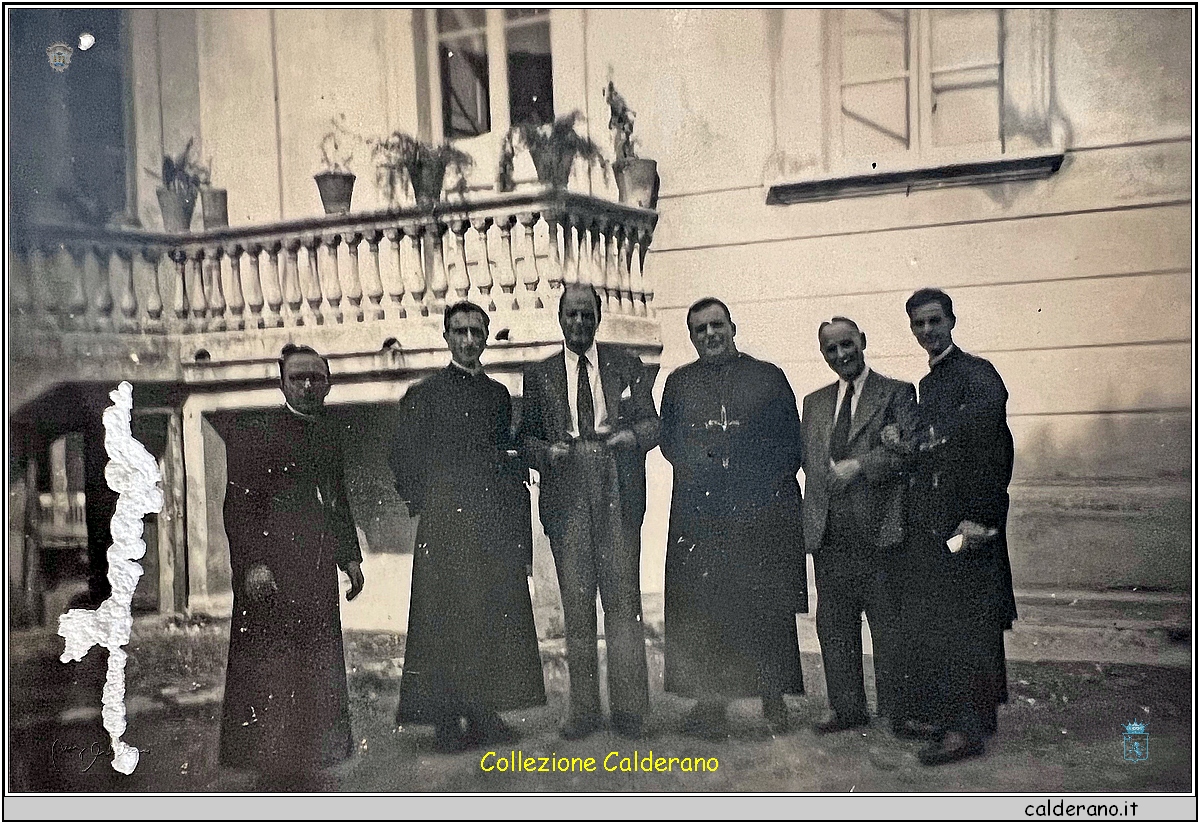 Raffaele Limongi - Pertica - e Biagio Limongi - Quaglialatte - con i Padri Oblati 1950.jpg