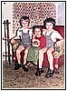 Bambini sul divano.jpg