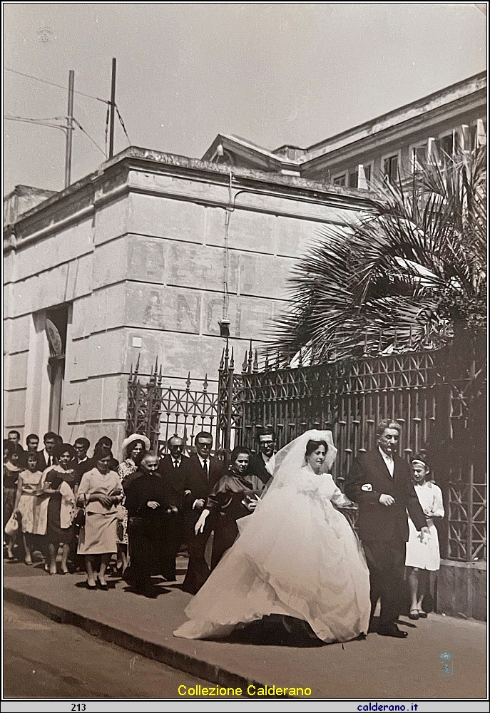 Matrimonio di Emilia Calderano con il padre Giovanni a Pompei 09-07-1962.jpg