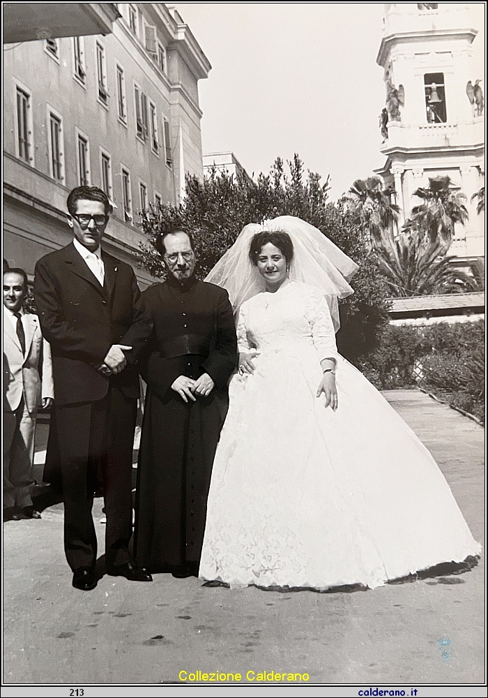 Matrimonio di Nicola Feminella, con il fratello Sacerdote, ed Emilia Calderano 09-07-1962.jpg