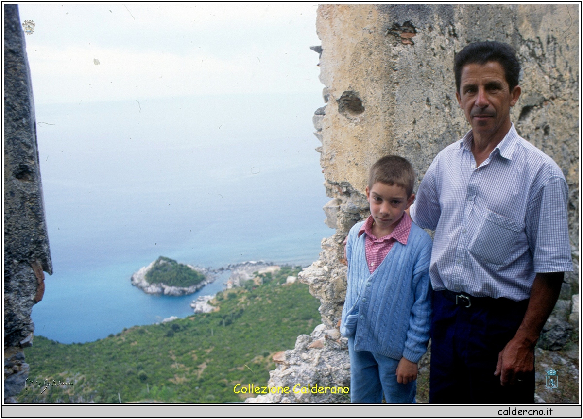 Andrea Gallorini con Giuseppe Matteo Patti nel Castello di Castrocucco.jpg