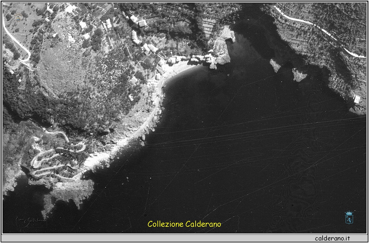 Foto aerea degli Alleati del 1943 del Porto.jpg