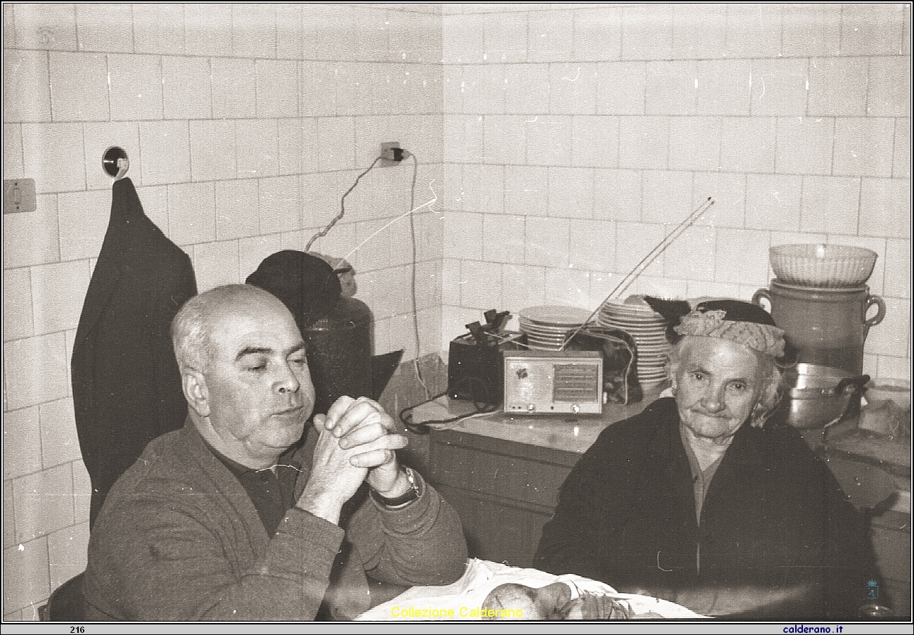 Luigi Avigliano e la Mamma Maria Iannini img487.jpg