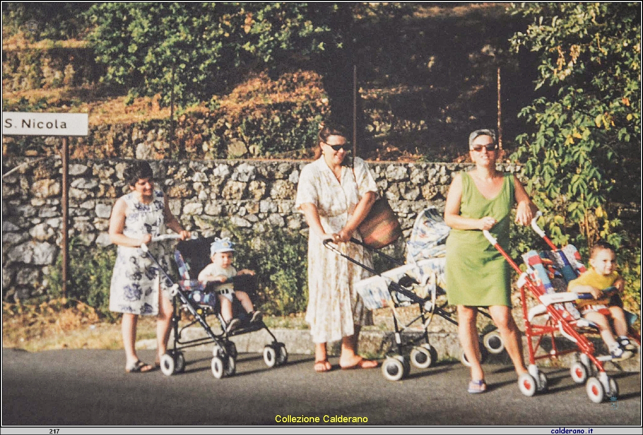Le mamme Beatrice Avigliano, Carla Paciucci e Carmelina Avigliano.jpg