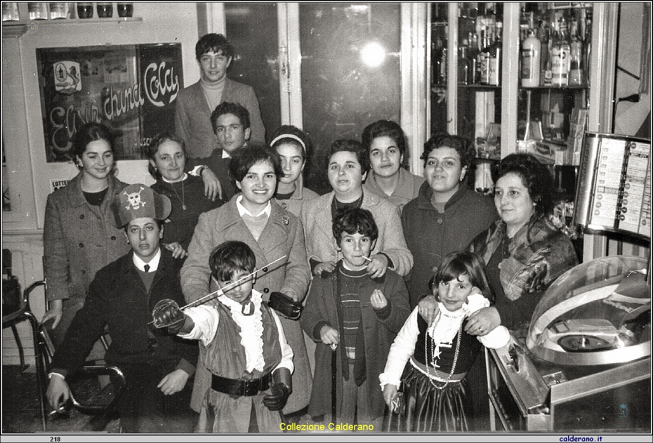 Carnevale nel bar Avigliano 1969 img478.jpg