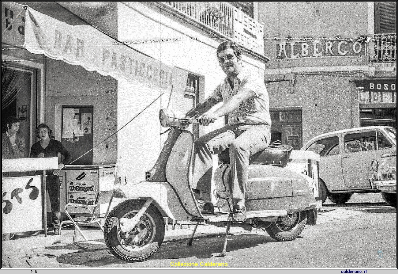 Francesco Gambardella sulla Lambretta img671.jpg