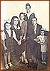 Antonio Liberatore con la moglie Flora Gambardella e i figli Adriana, Franco, Luigino e Rosellina .jpg