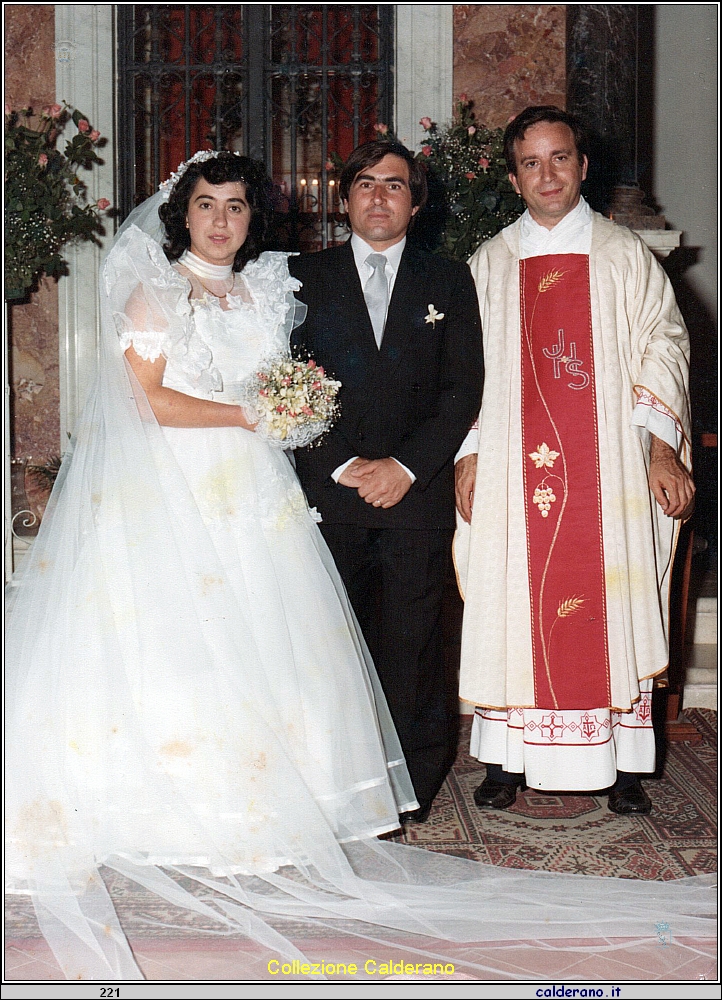 Sposi Caterina Sorice, Pantaleone Cerrato e Padre Aniello Rivetti.jpg