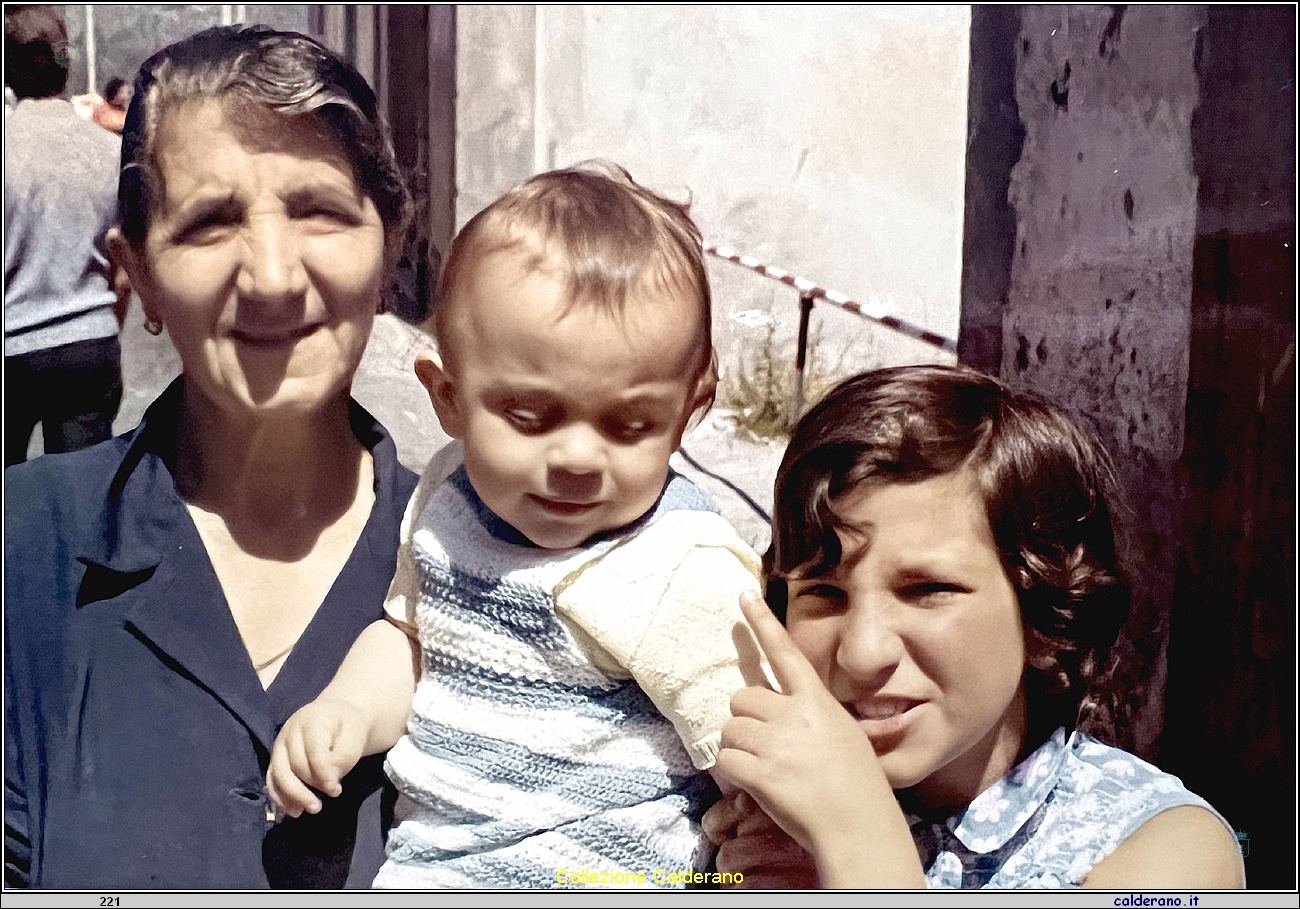 Tetella Liberatore, Gianluca De Rosa e Bice Avigliano giugno 1971.jpg